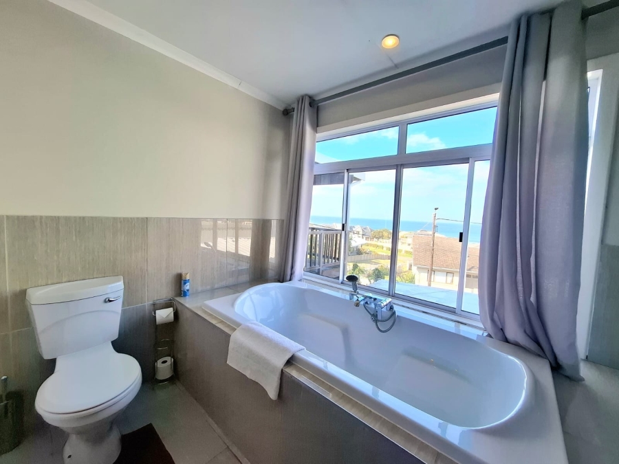 7 Bedroom Property for Sale in Gonubie Eastern Cape